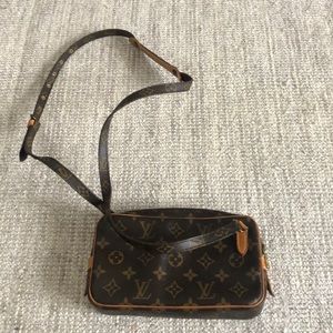 Louis Vuitton monogram cross body bag